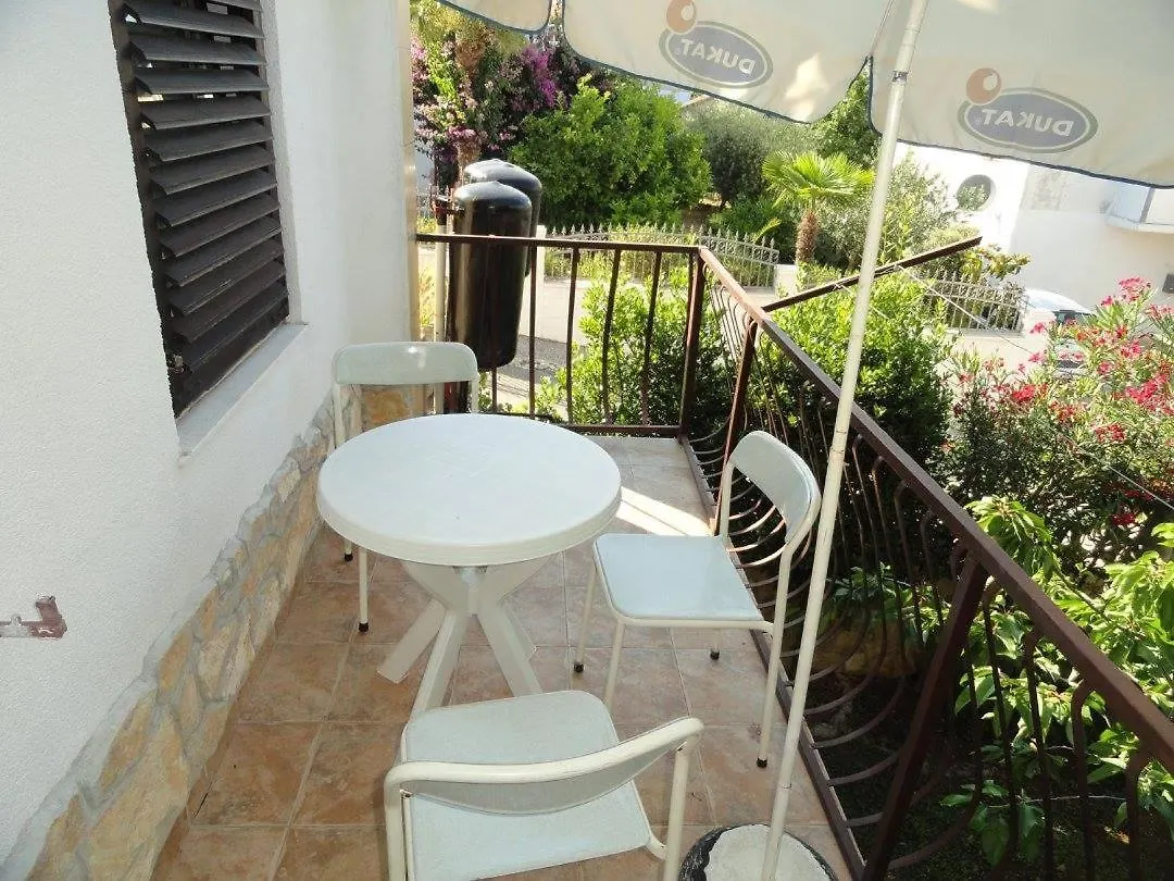 Apartments By The Sea Okrug Gornji, Ciovo - 11231 0*, Trogir